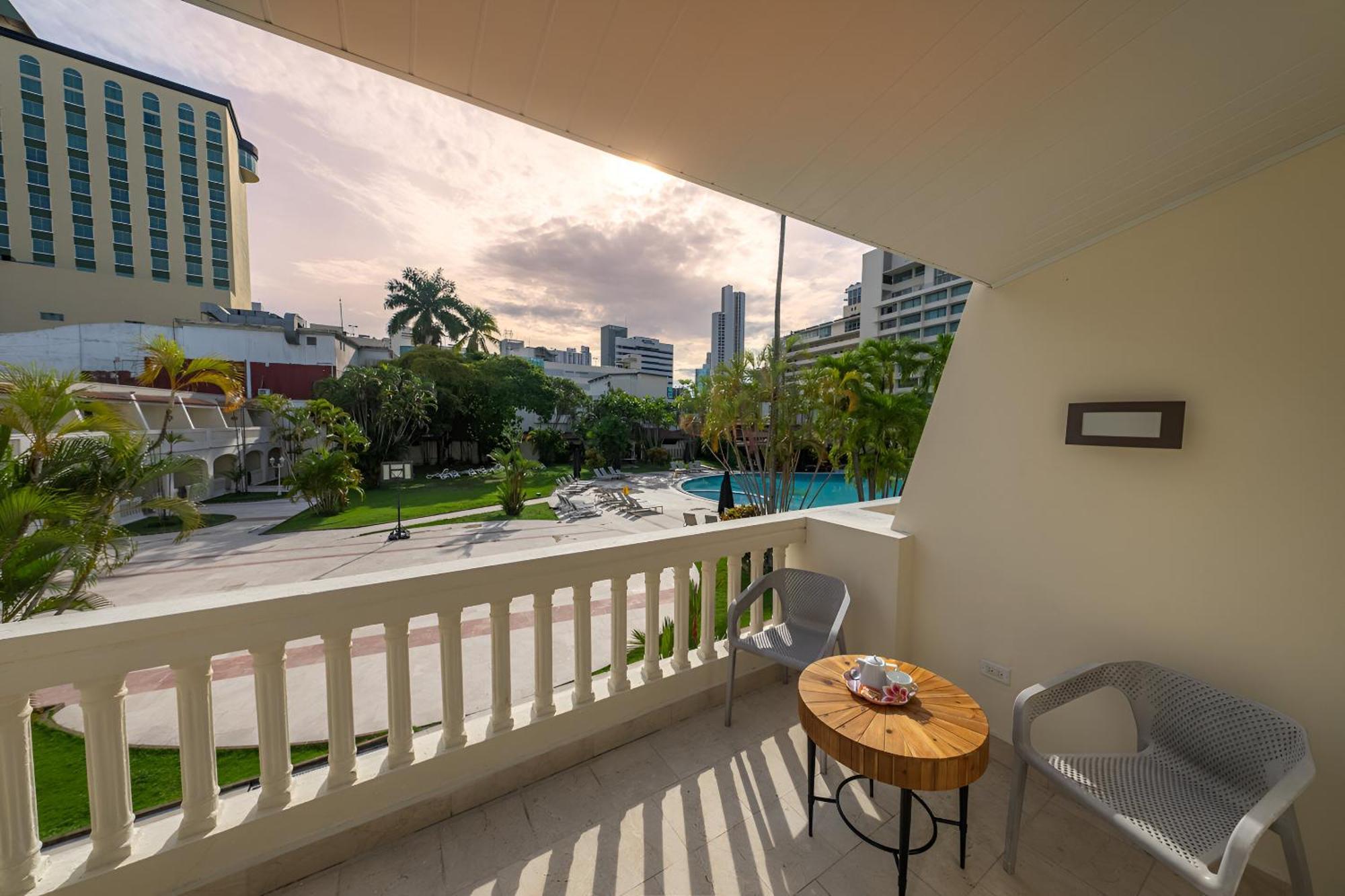 Hotel El Panama By Faranda Grand, A Member Of Radisson Individuals Zewnętrze zdjęcie Balcony of a hotel room